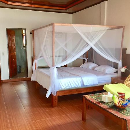 Toba Sunset Bed & Breakfast Tuk Tuk Exterior photo