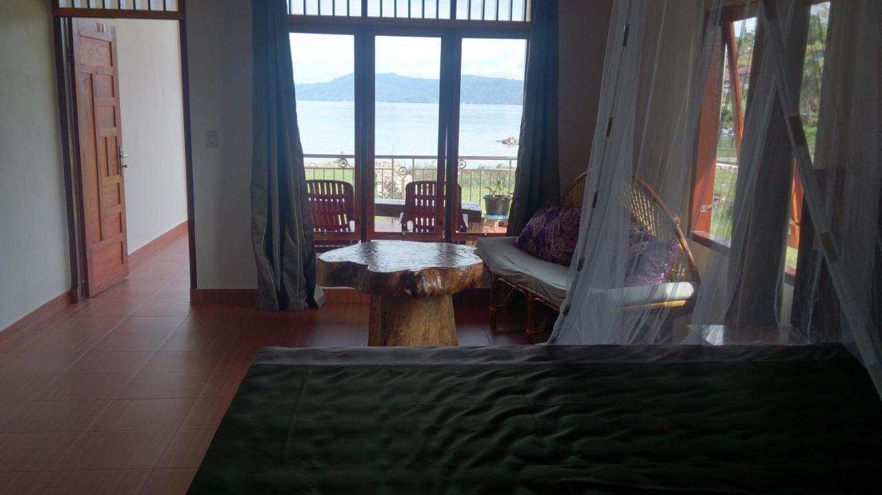 Toba Sunset Bed & Breakfast Tuk Tuk Exterior photo