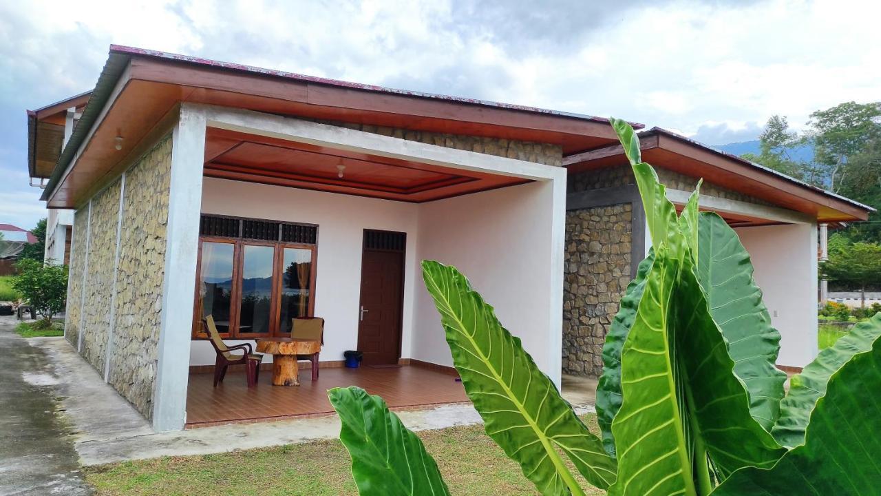 Toba Sunset Bed & Breakfast Tuk Tuk Exterior photo